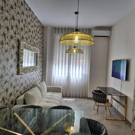 Luxury Near The And Downtown Centrum 8 Апартаменты *