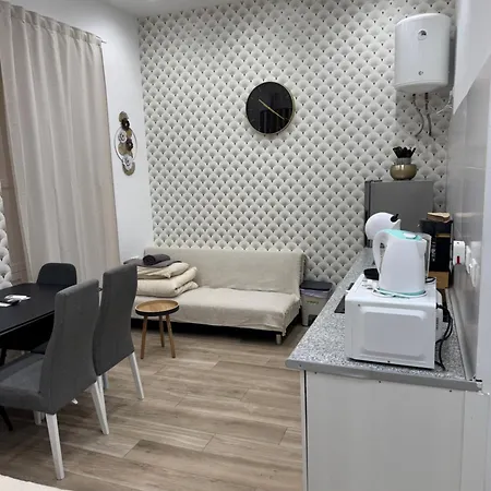 Апартаменты Luxury Near The And Downtown Centrum 8