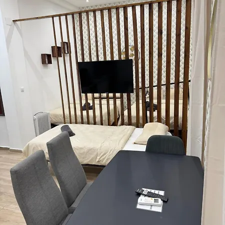 Luxury Near The And Downtown Centrum 8 Апартаменты *