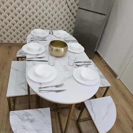Luxury Near The And Downtown Centrum 8 Апартаменты *