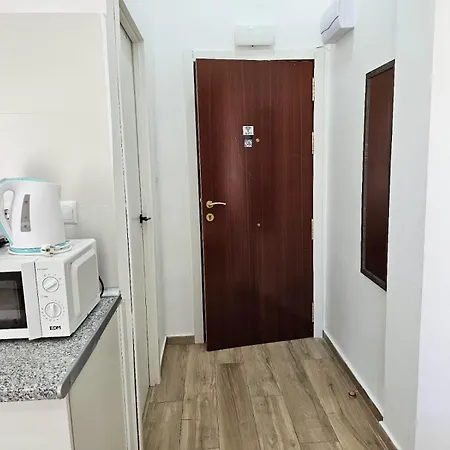 Luxury Near The And Downtown Centrum 8 Апартаменты *