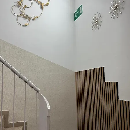 Luxury Near The And Downtown Centrum 8 Апартаменты *